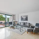 Spacieux A Apartmán Marbella